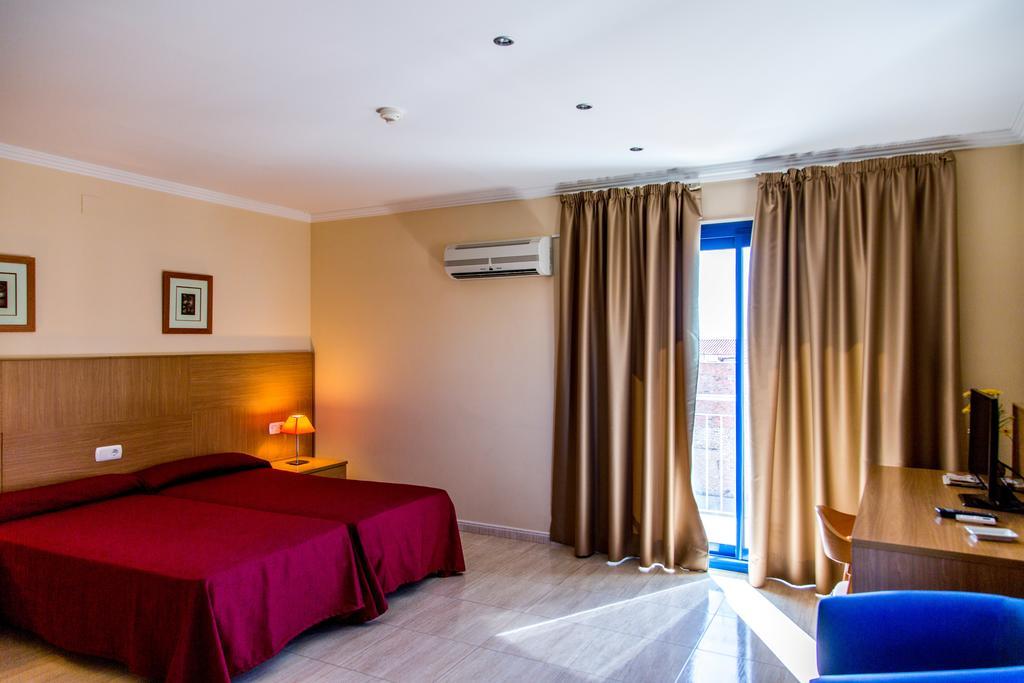 Twin Room,439350948:JPEG